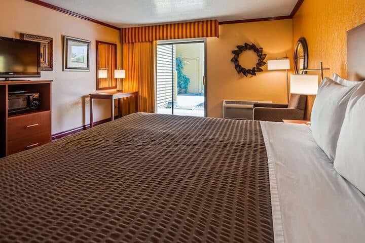 Room 15 of 39